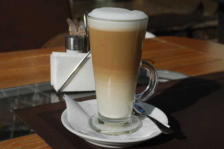 Латте: мягкий и кремовый напиток для настоящих кофеманов