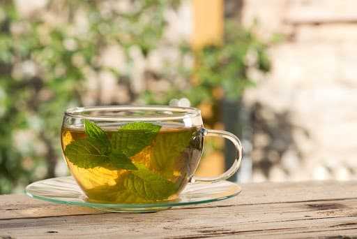 Мифы и реальность: зеленый чай помогает или усугубляет похмелье?