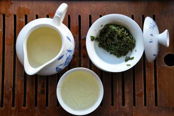 Зеленый чай при беременности: полезные свойства и рекомендации